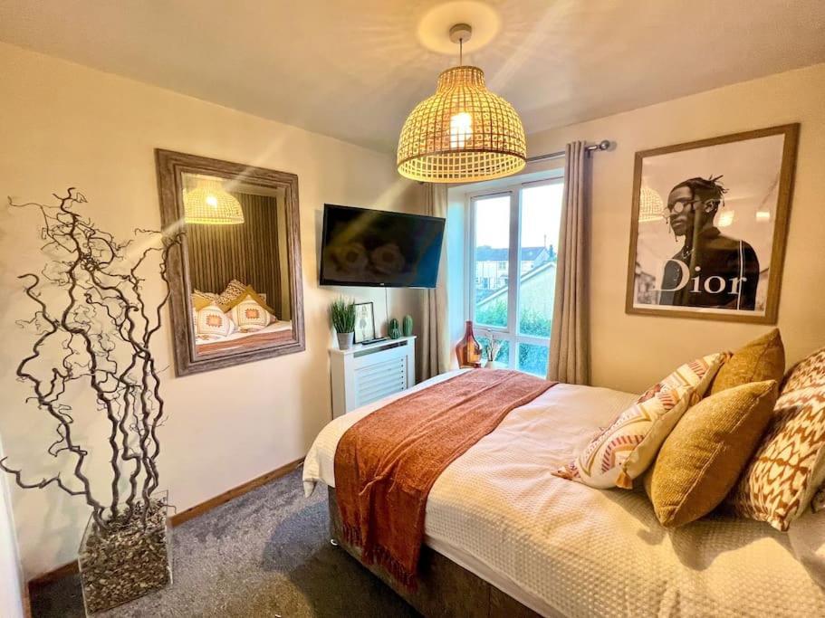 Artistic Stunning Apartment City View Londonderry Kültér fotó
