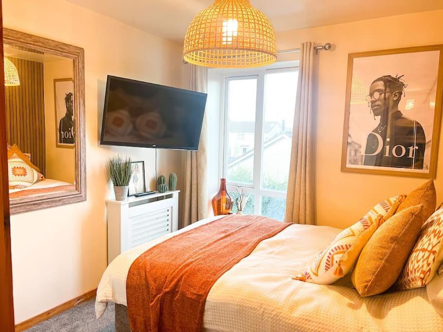 Artistic Stunning Apartment City View Londonderry Kültér fotó